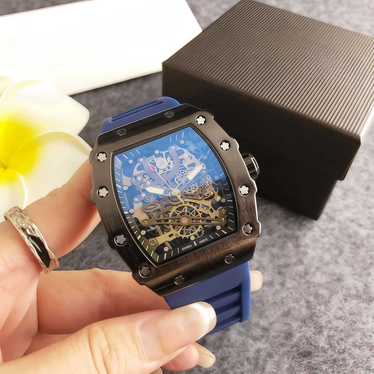Men's Racing Sport Watch – Multi-Color Silicone Strap